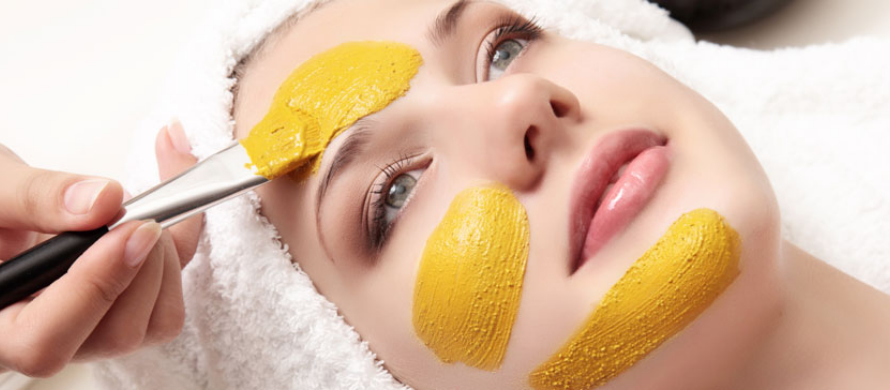  نحوه مصرف زردچوبه و عسل برای پاکسازی و شفافیت پوست